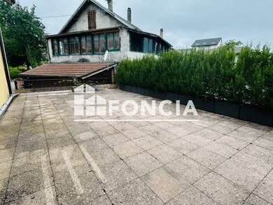 Appartement à louer 1 380 € 4 pièces 3 chambres 100,5 m² RDC Nord La Roche-sur-Foron 74800