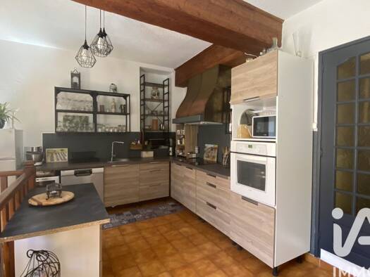 Duplex à vendre 165 000 € 3 pièces 2 chambres 77 m² Étage 1/3 Centre Le Luc 83340