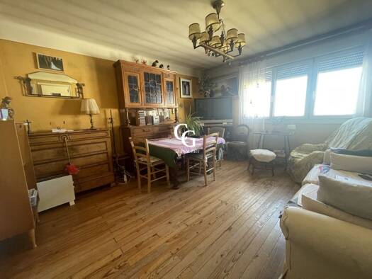 Appartement à vendre 189 000 € 4 pièces 3 chambres 62 m² Étage 6/6 République Nantes 44000