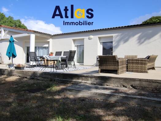 Maison de plain-pied à vendre 120 000 € 3 pièces 2 chambres 67 m² 360 m² de terrain Sud St Maixent l Ecole 79400