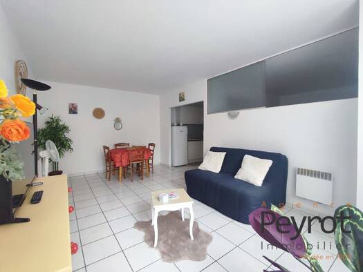 Appartement à louer 620 € 2 pièces 1 chambre 55 m² Étage 1/5 Perpignan 66000