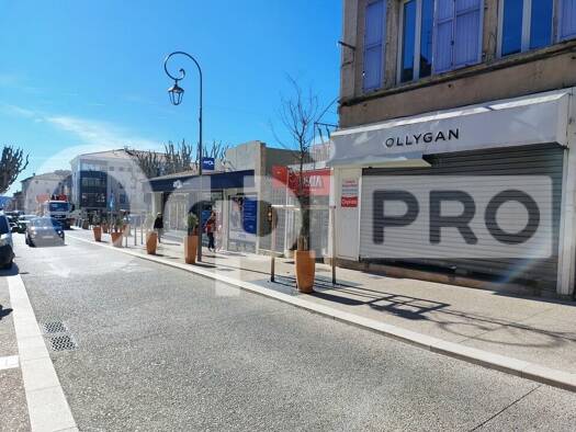 Local commercial à louer 2 050 € 115 m² de surface de vente Temps Perdu-La Trinque Manosque 04100