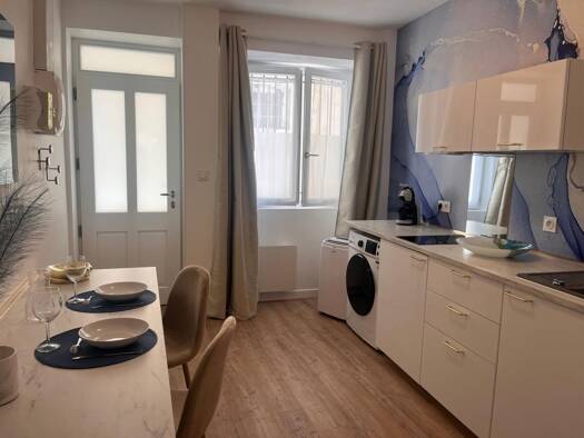 Appartement à louer 500 € 2 pièces 1 chambre 25 m² Centre Ville Pont-Saint-Esprit 30130