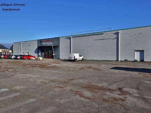 Local d'activités à vendre 698 000 € 2 930 m² d'espace de stockage Bletterans 39140