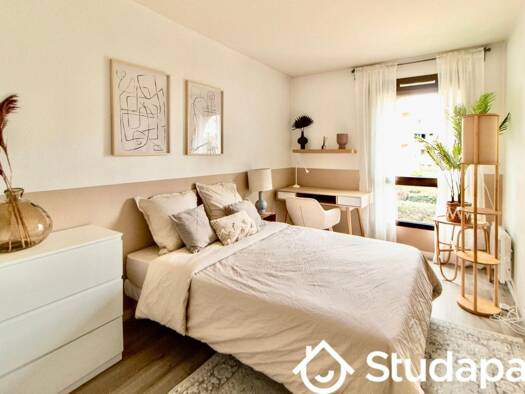 Appartement à louer 710 € 1 pièce 5 chambres 14 m² 1er étage Pressensé-Rives de Seine Puteaux 92800