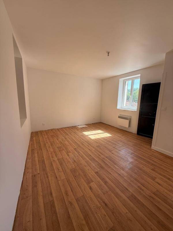 Maison à louer, 84m², MONTREUIL AUX LIONS