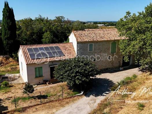 Maison à vendre 380 000 € 5 pièces 2 chambres 113 m² Zone Sud Saint-Gilles 30800