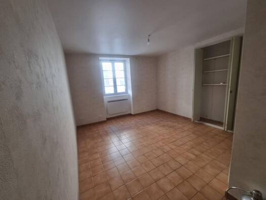 Appartement à louer 320 € 1 pièce 21 m² Centre Ville Pont-Saint-Esprit 30130