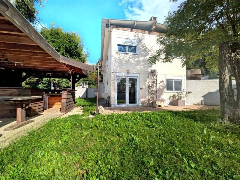 Maison à vendre, 300m², SAINT GENIS LAVAL