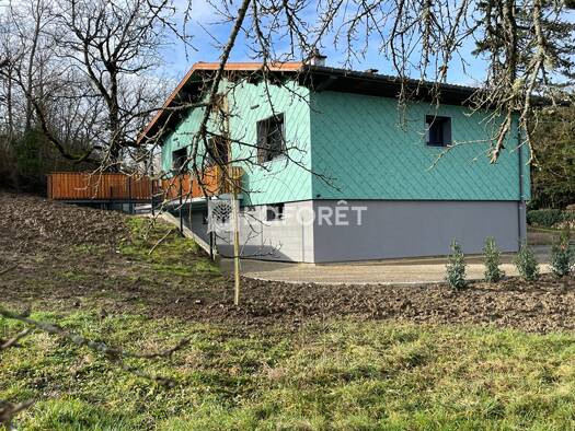 Appartement à louer 1 050 € 4 pièces 3 chambres 90 m² RDC L'Étoile 39570