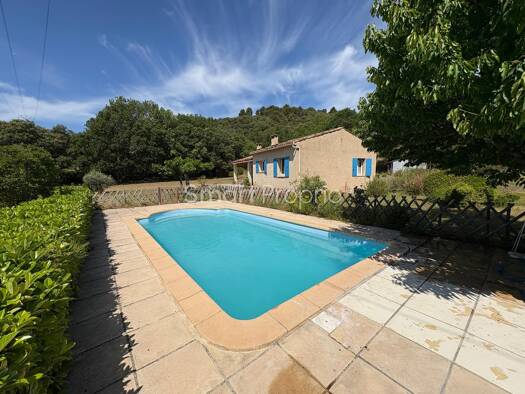 Maison de plain-pied à vendre 350 000 € 3 pièces 2 chambres 75 m² 4 800 m² de terrain Allemagne-en-Provence 04500