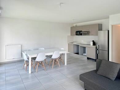 Maison de plain-pied à louer 1 150 € 3 pièces 2 chambres 65 m² 63,8 m² de terrain Lormont 33310