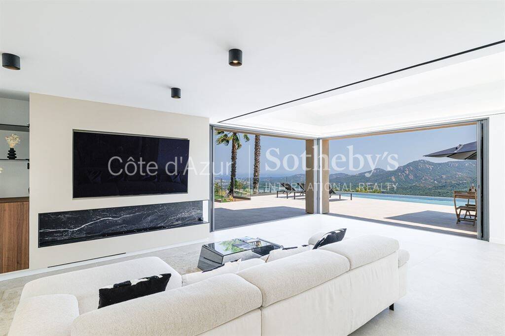 Maison à vendre, 352m², LES ADRETS DE L'ESTEREL
