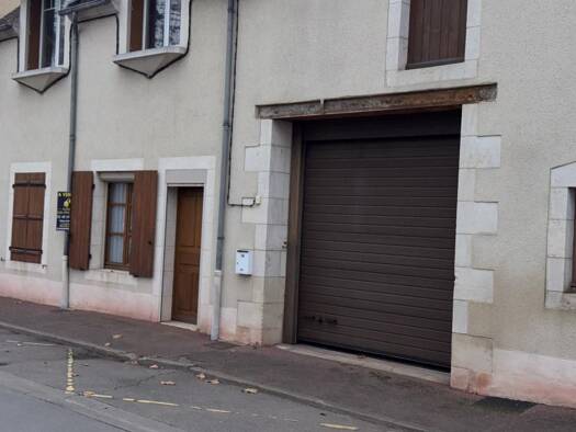 Maison à vendre 108 000 € 5 pièces 4 chambres 147 m² 10 m² de terrain Saint Amand Montrond 18200