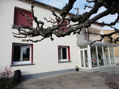 Appartement à louer 900 € 4 pièces 3 chambres 93 m² 1er étage Entraigues sur la Sorgue 84320
