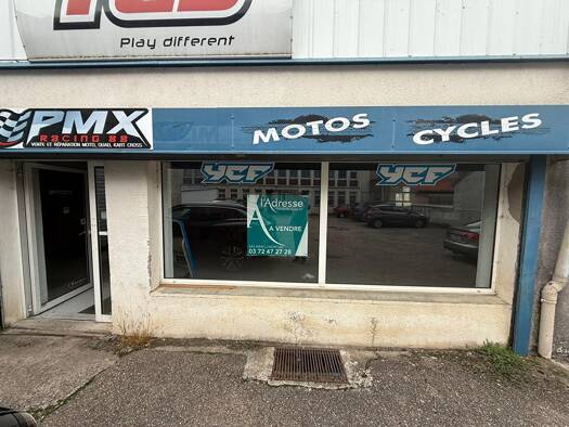 Local d'activités à vendre 75 000 € 616 m² d'espace de stockage Nord Mirecourt 88500