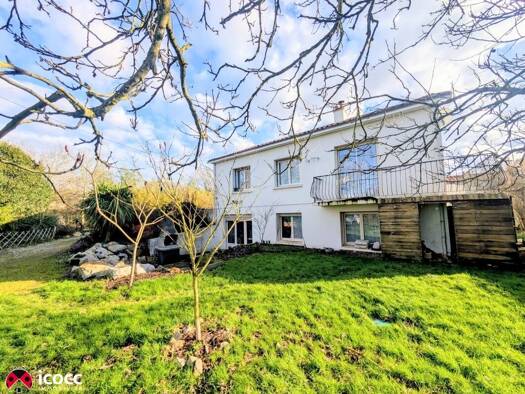 Maison à vendre 262 500 € 1 pièce 4 chambres 136 m² 1 297 m² de terrain Venansault 85190