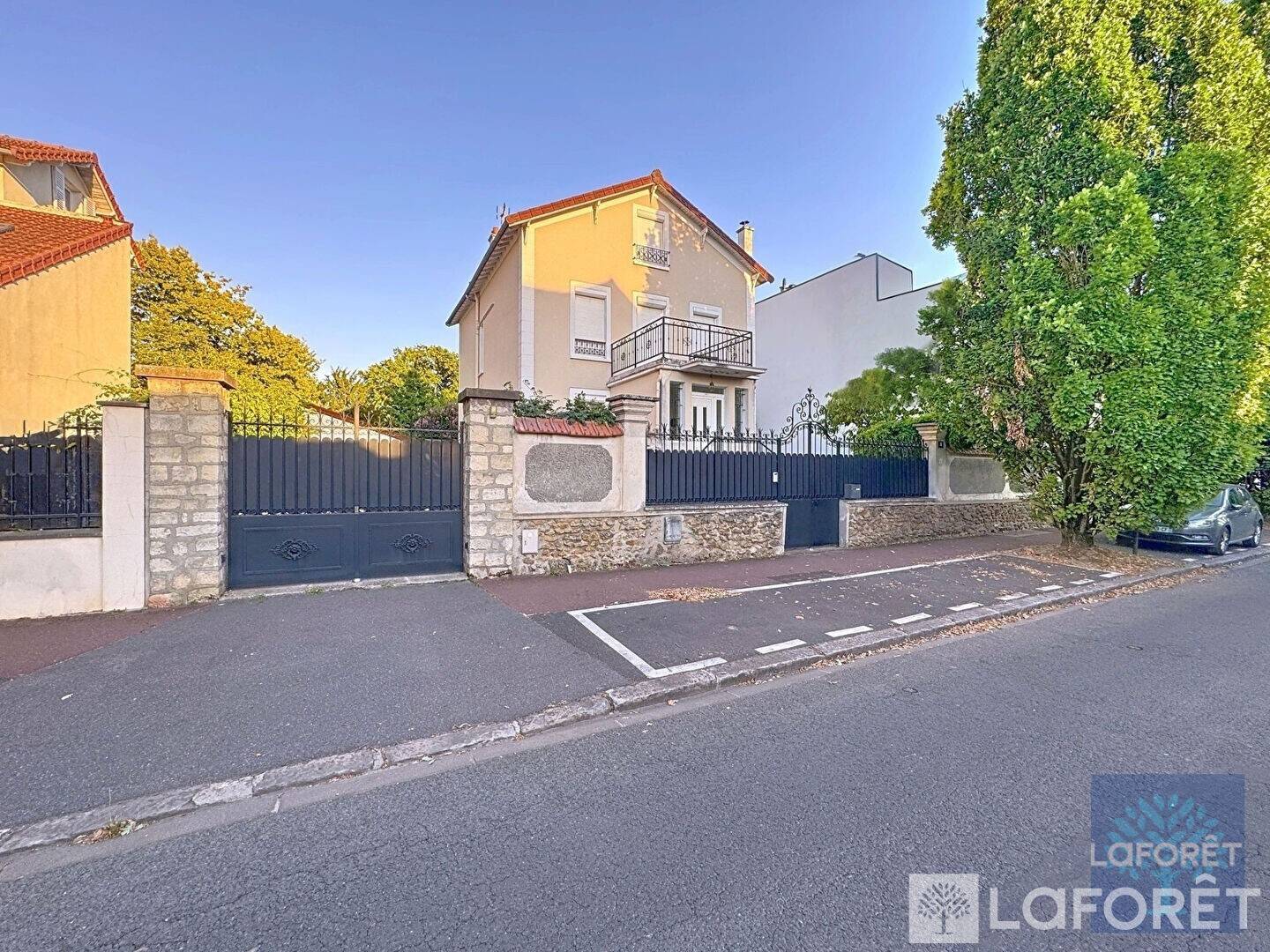 Maison à vendre, 200m², SAINT MAUR DES FOSSES