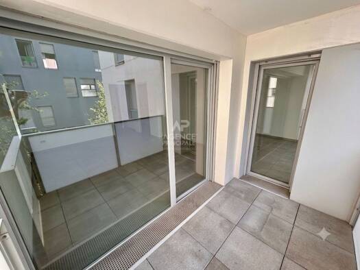 Appartement à vendre 225 000 € 3 pièces 2 chambres 59 m² Étage 1/5 Le Village Carrières-sous-Poissy 78955
