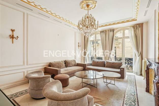 Appartement à louer 12 900 € 8 pièces 4 chambres 260 m² Étage 2/6 Chaillot Paris 16ème 75116