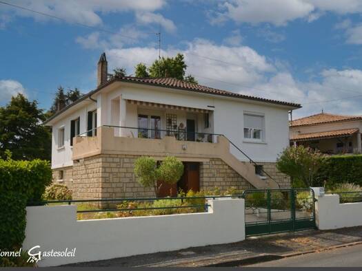 Maison à vendre 242 000 € 9 pièces 5 chambres 187 m² 1 251 m² de terrain Pineuilh 33220