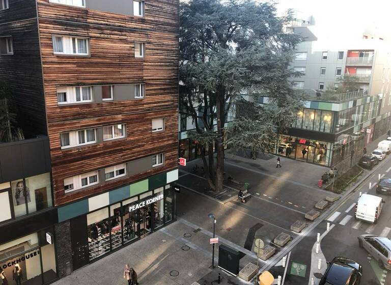 Appartement à vendre 295 000 € 4 pièces 3<br/>chambres 86 m²<br/>superficie 4/5<br/>étage Centre Annemasse 74100