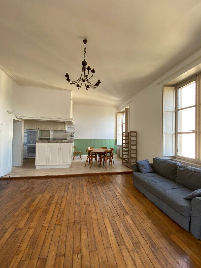 NANTES GRASLIN - Appartement meublé de Type 2 - 60.72 m² — 3