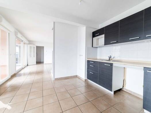 Duplex à vendre 483 600 € 4 pièces 3 chambres 105 m² Étage 3/3 Arènes-Allées Marines Bayonne 64100
