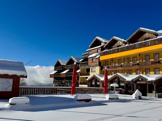 Hôtel à vendre Fonds de commerce 2 769 000 € 40 pièces 1 492 m² d'espace de restauration Saint François Longchamp 73130