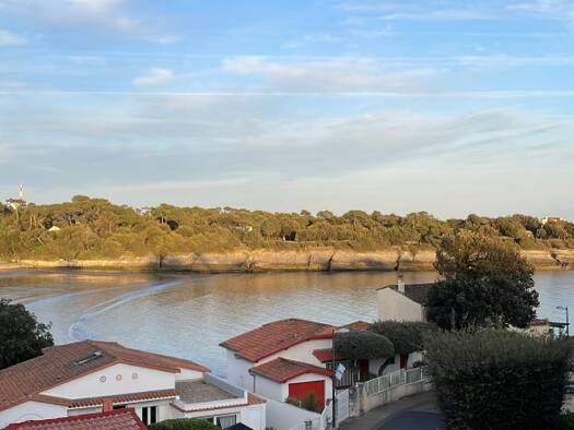 Appartement à vendre 290 000 € 2 pièces 1 chambre 35 m² Étage 3/3 Saint Palais sur Mer 17420