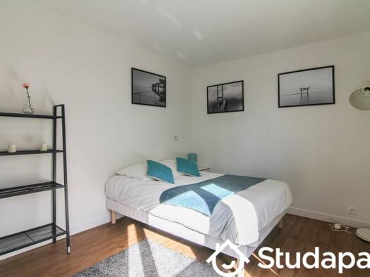 Appartement à louer 740 € 1 pièce 5 chambres 13 m² 1er étage Rueil sur Seine-Plaine-Gare Rueil-Malmaison 92500