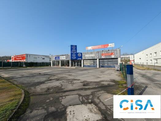 Local d'activités à vendre 829 000 € 1 136 m² d'espace de stockage divisible Voltaire-Moulin Creil 60100