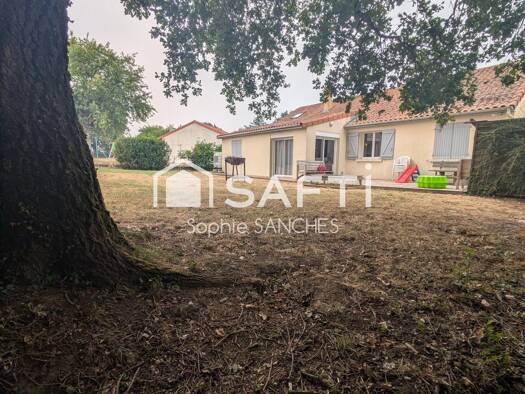 Maison de plain-pied à vendre 125 000 € 4 pièces 3 chambres 110 m² 771 m² de terrain Boivre-la-Vallée 86470