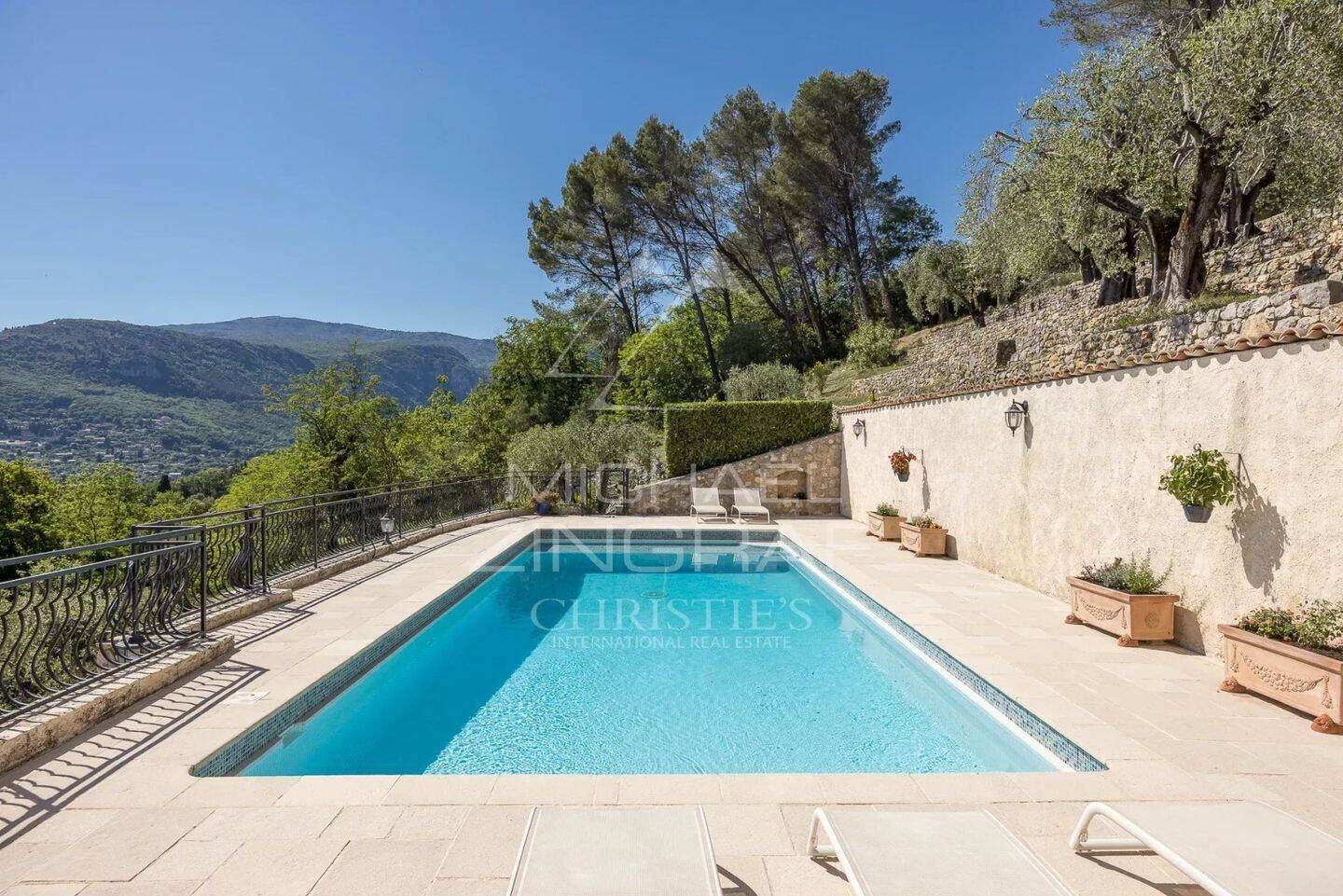 Maison à vendre, 178m², TOURRETTES SUR LOUP