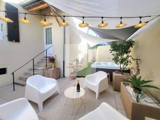 Maison à vendre 253 000 € 3 pièces 2 chambres 70 m² 108 m² de terrain Ville-Basse Montélimar 26200