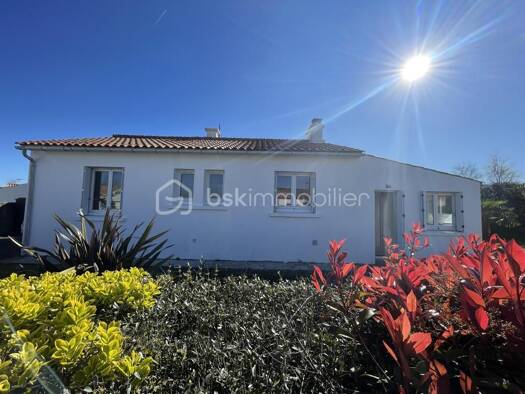 Maison de ville à vendre 196 200 € 3 pièces 2 chambres 75 m² Le Fenouiller 85800