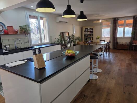 Duplex à vendre 339 000 € 6 pièces 4 chambres 224 m² Étage 1/1 Graveson 13690