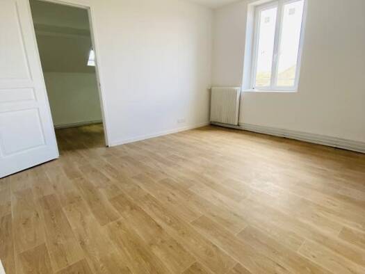 Appartement à louer 560 € 2 pièces 1 chambre 24 m² Étage 2/2 Bonnières-sur-Seine 78270
