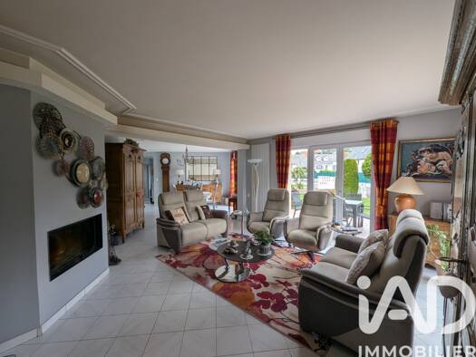 Maison à vendre 497 700 € 6 pièces 4 chambres 149 m² 1 321 m² de terrain Neufchâtel-en-Bray 76270