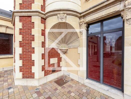 Maison à vendre 1 195 000 € 10 pièces 6 chambres 389 m² 1 329 m² de terrain Le Mans 72000