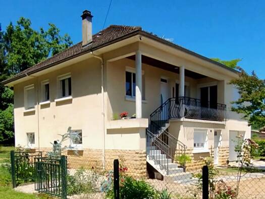 Maison à vendre 270 000 € 7 pièces 4 chambres 150 m² 1 167 m² de terrain Rural Terrasson-Lavilledieu 24120