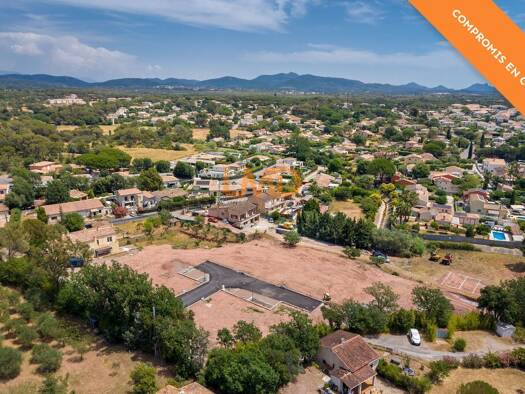 Terrain constructible viabilisé à vendre 285 000 € 728 m² de terrain Puget-sur-Argens 83480