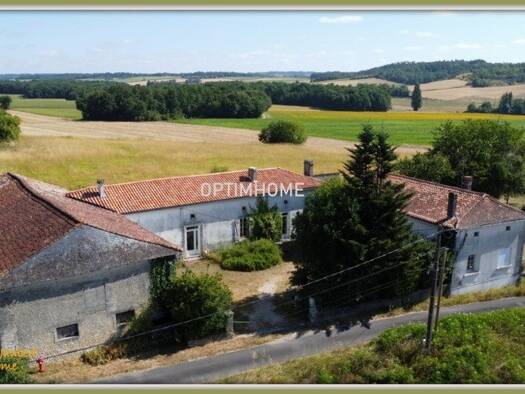 Ferme à vendre 230 000 € 9 pièces 4 chambres 186 m² 20 000 m² de terrain Chalais 16210