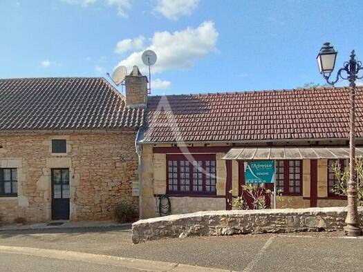 Maison à vendre 100 000 € 6 pièces 4 chambres 135 m² 14 514 m² de terrain Cassagnes 46700