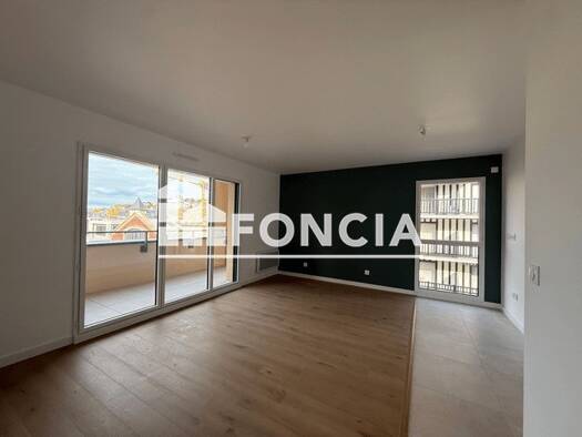 Appartement à louer 1 580 € 3 pièces 2 chambres 60 m² 2ème étage Deauville 14800