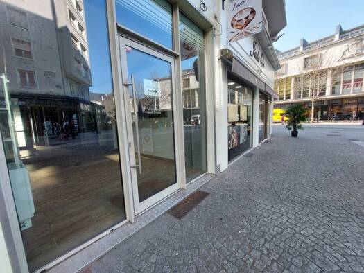 Local commercial avec bail commercial 150 € 35 m² de surface de vente Centre Ville Chambéry 73000