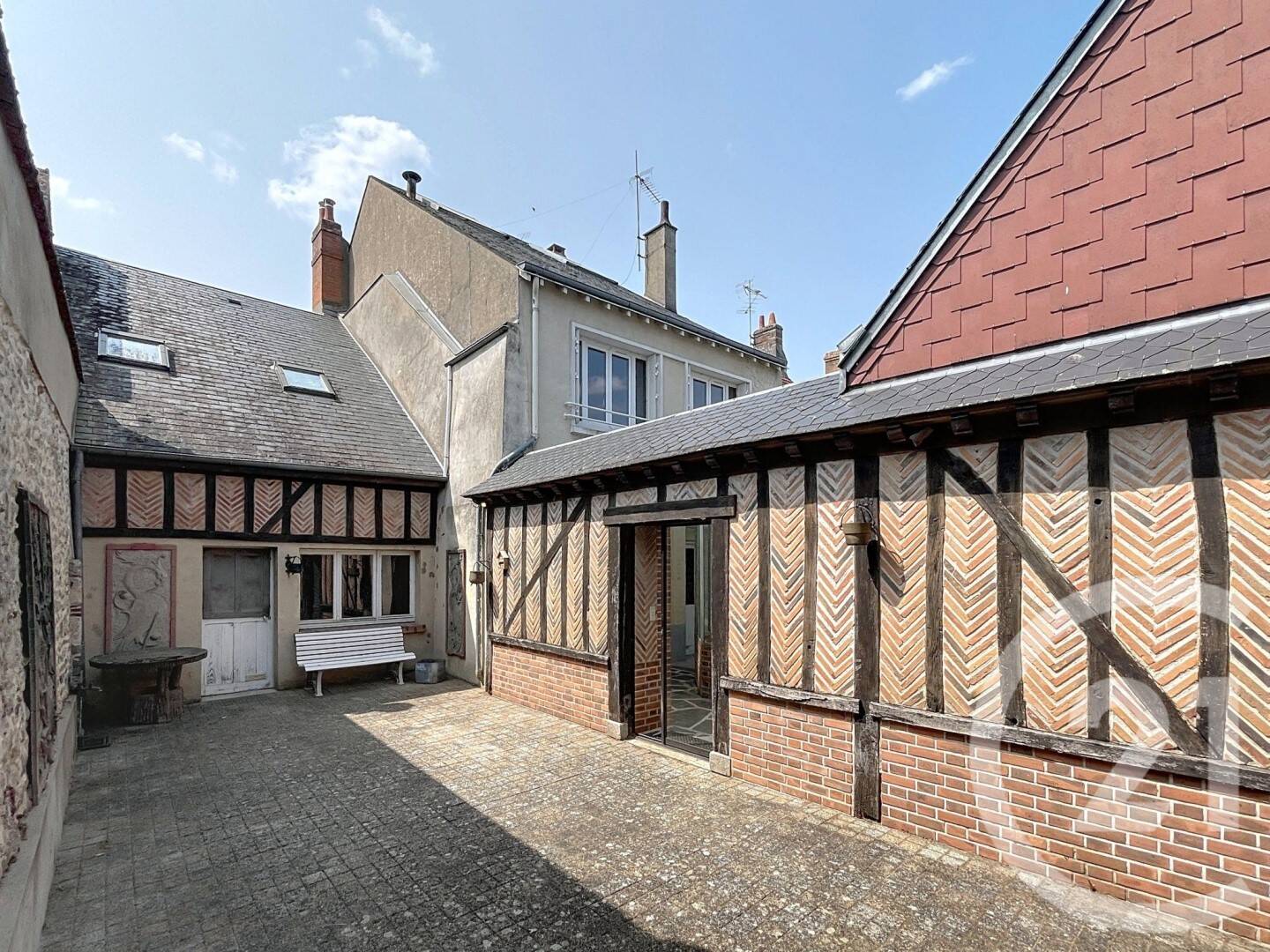 Maison à vendre, 189m², SAINT DENIS DE L'HOTEL
