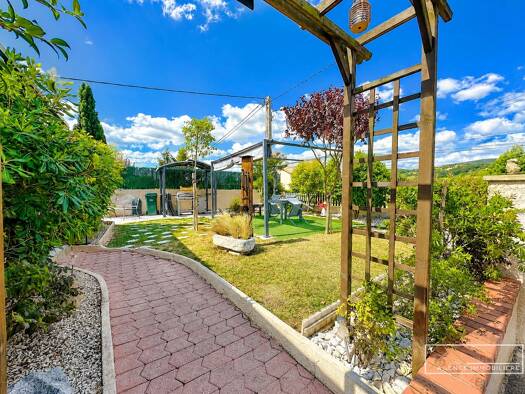 Maison à vendre 422 000 € 6 pièces 4 chambres 138 m² 725 m² de terrain Saint-Clair-du-Rhône 38370