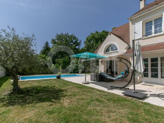 Maison à vendre 730 000 € 6 pièces 5 chambres 195,18 m² 1 080 m² de terrain Le Plateau-Parc Sucy-en-Brie 94370