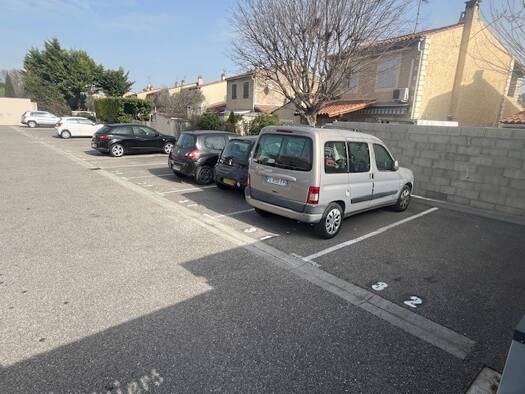 Parking à louer 17 € 13 m² Nord Est Vedène 84270
